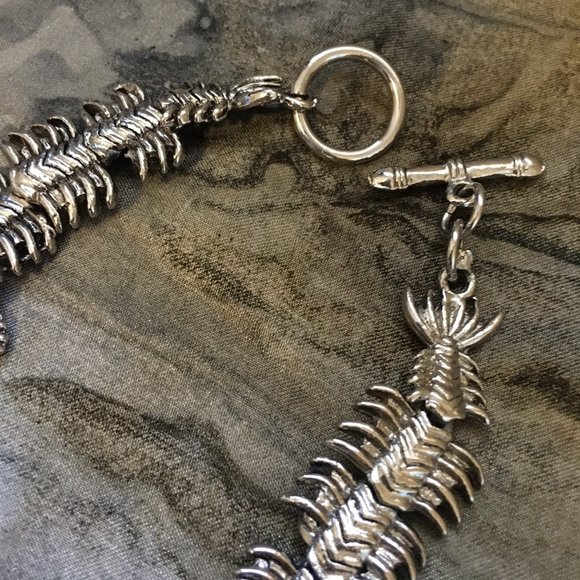 Vintage 90s Unique Goth Articulated Pisces Skeleton Fish Anklet Costume Jewelry - Picture 5 of 6